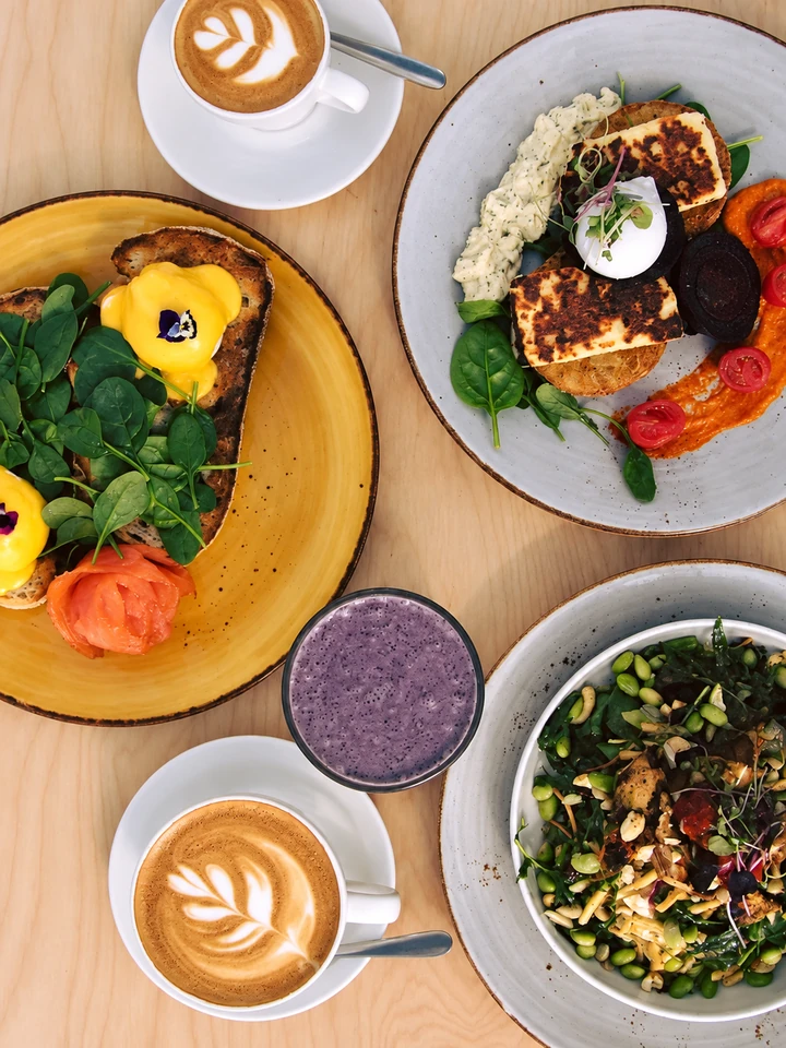 Coffee and breakfast plates at Sidetrack cafe